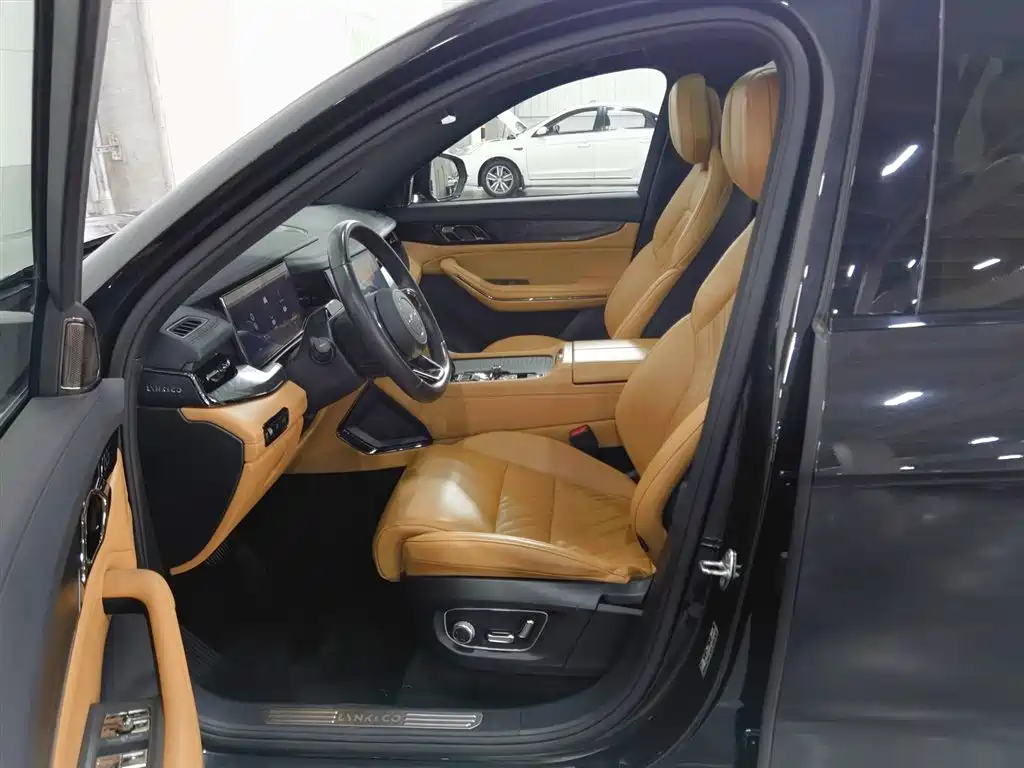 Lynk & Co 09 EM-P 2021 2.0T PHEV Ultra 6-seater фото 10