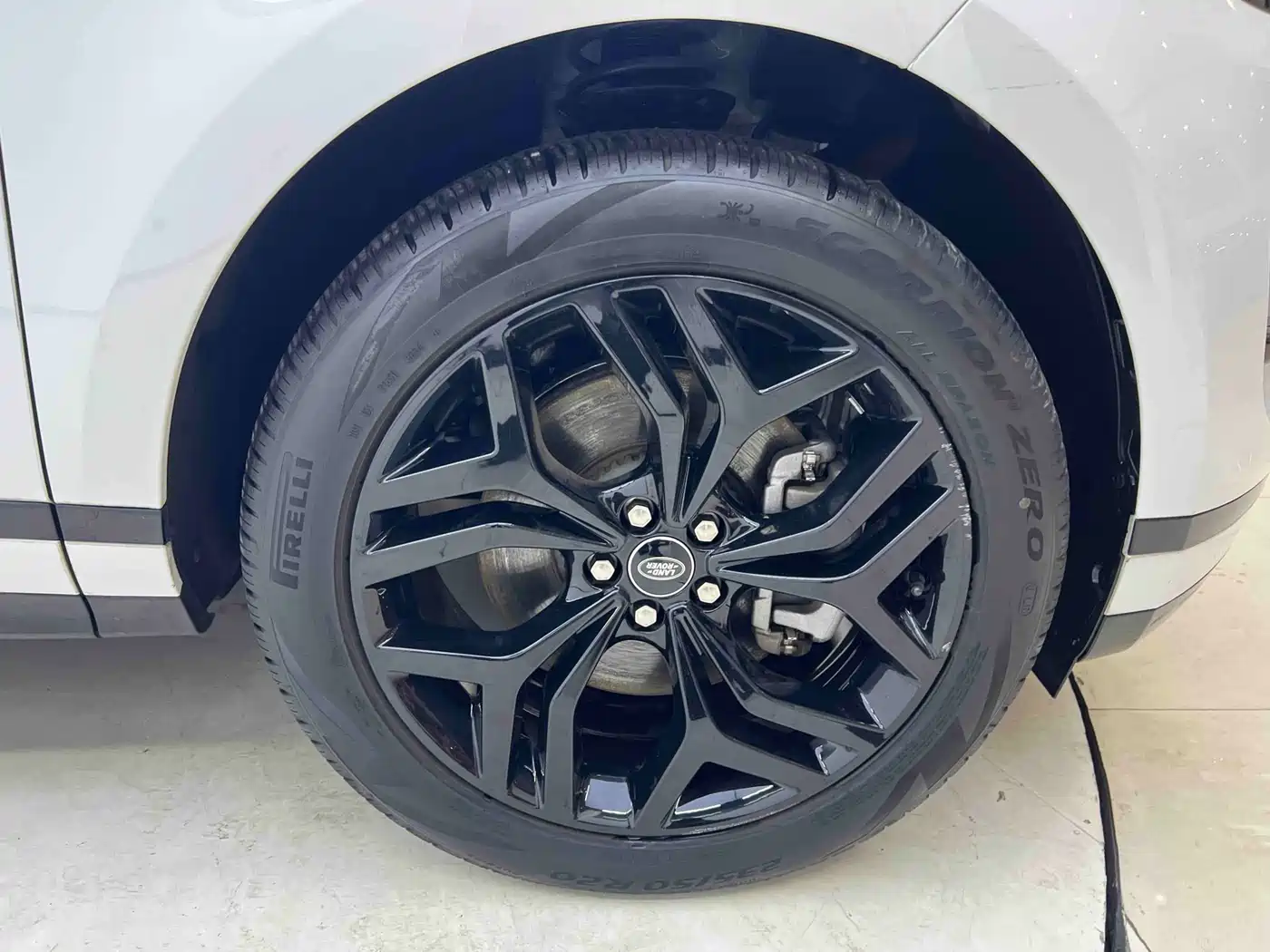 Land Rover Range Rover Evoque 2023 Range Rover Evoque L 249PS Luxury Edition фото 9