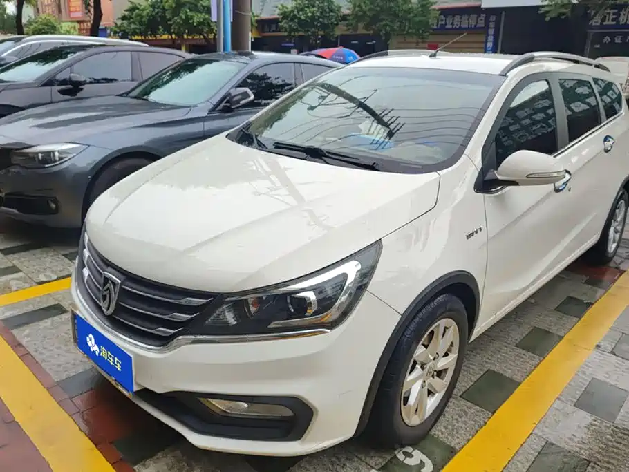 Baojun 310W 2019 2017 1.5L Manual Fashion China VI