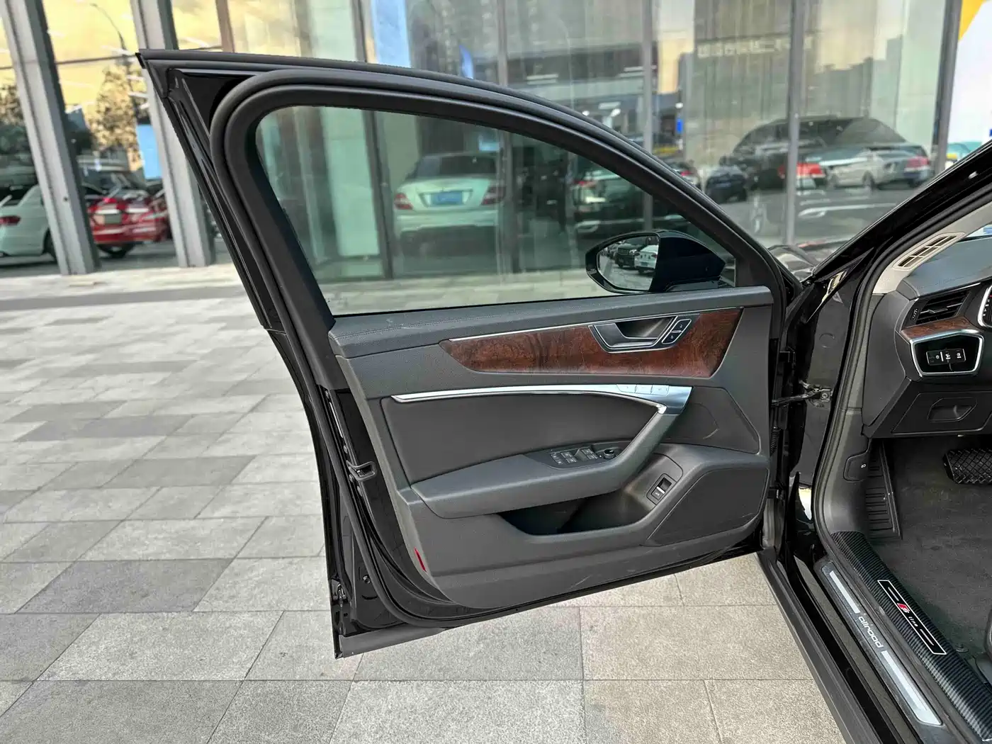 Audi A6 (Import) 2020 allroad quattro Explorer 55 TFSI Premium Off-Road фото 18