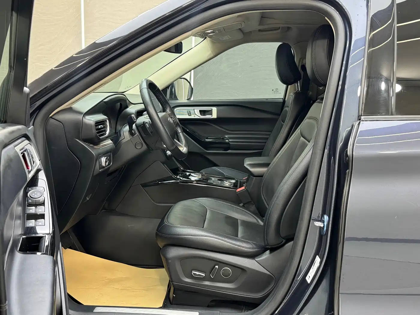 Ford Explorer 2020 EcoBoost 285 AWD Titanium Edition 7-Seater фото 21
