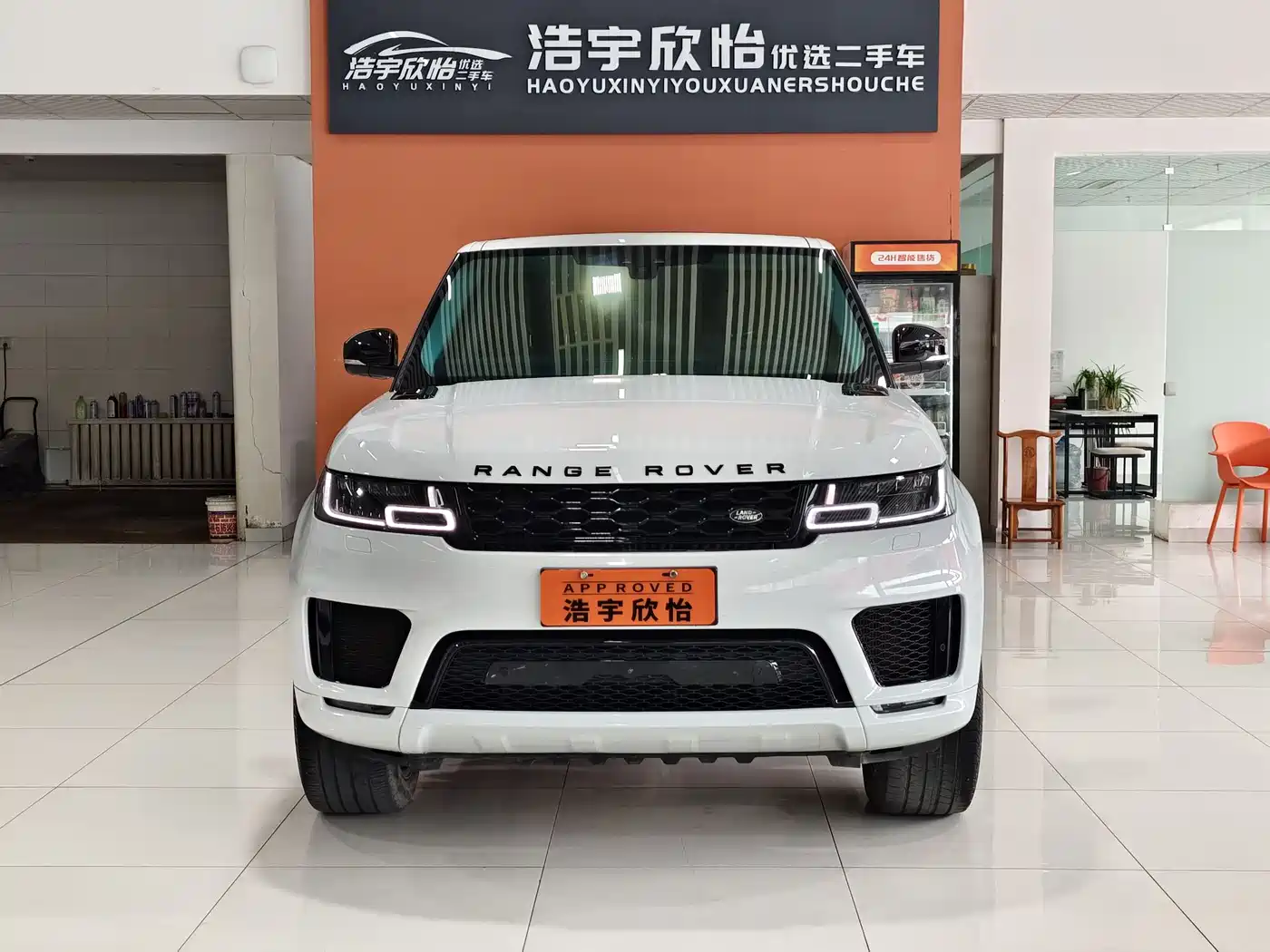 Land Rover Range Rover Sport 2022 3.0 L6 Gloss Black Edition фото 2