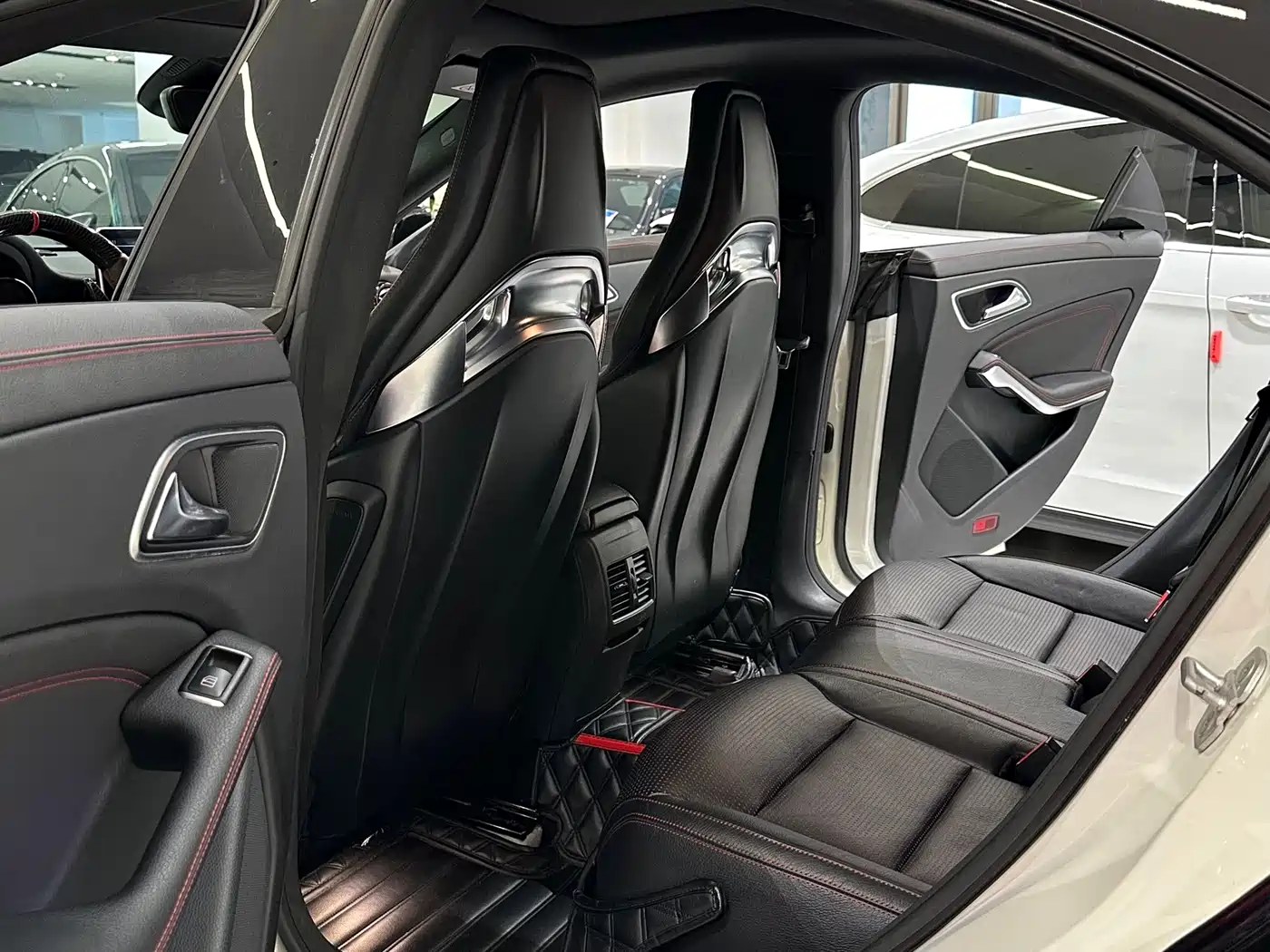 Mercedes-Benz CLA AMG 2014 AMG CLA 45 4MATIC фото 7