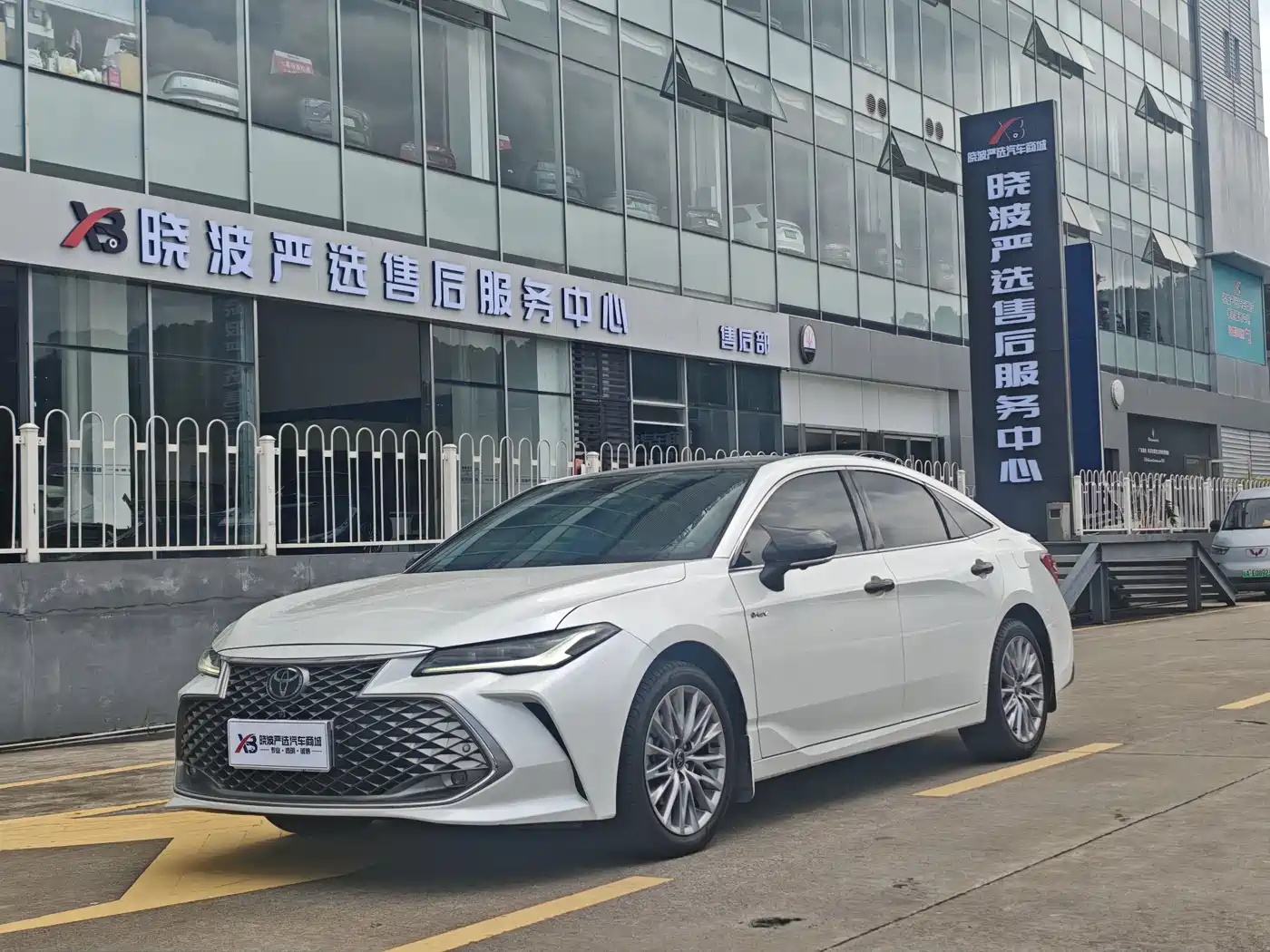 Toyota Avalon 2024 Model Hybrid 2.5L XLE Prestige Edition