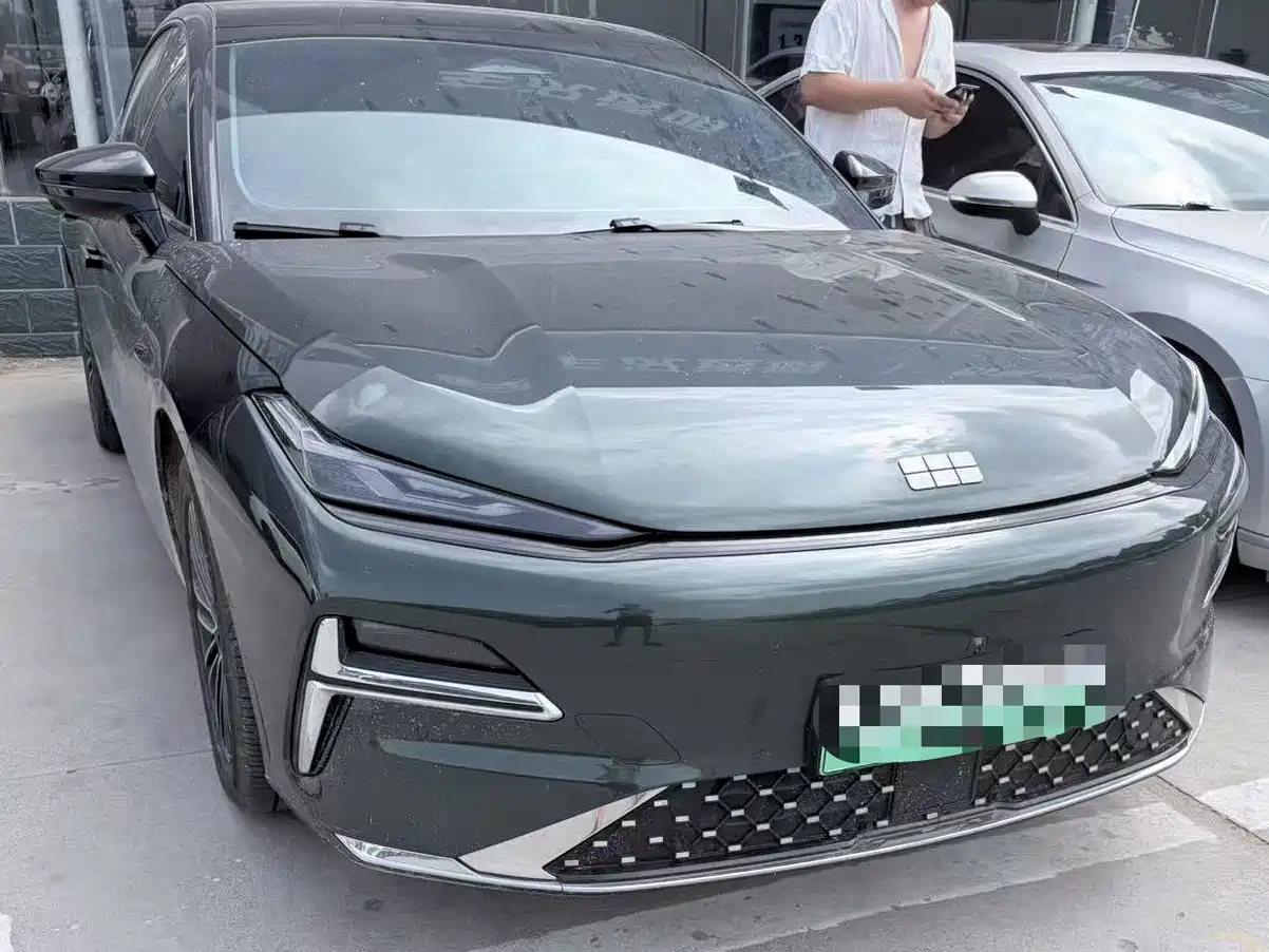 Geely Galaxy Galaxy Xingyao 8 2025 130km EM-i Premium Edition