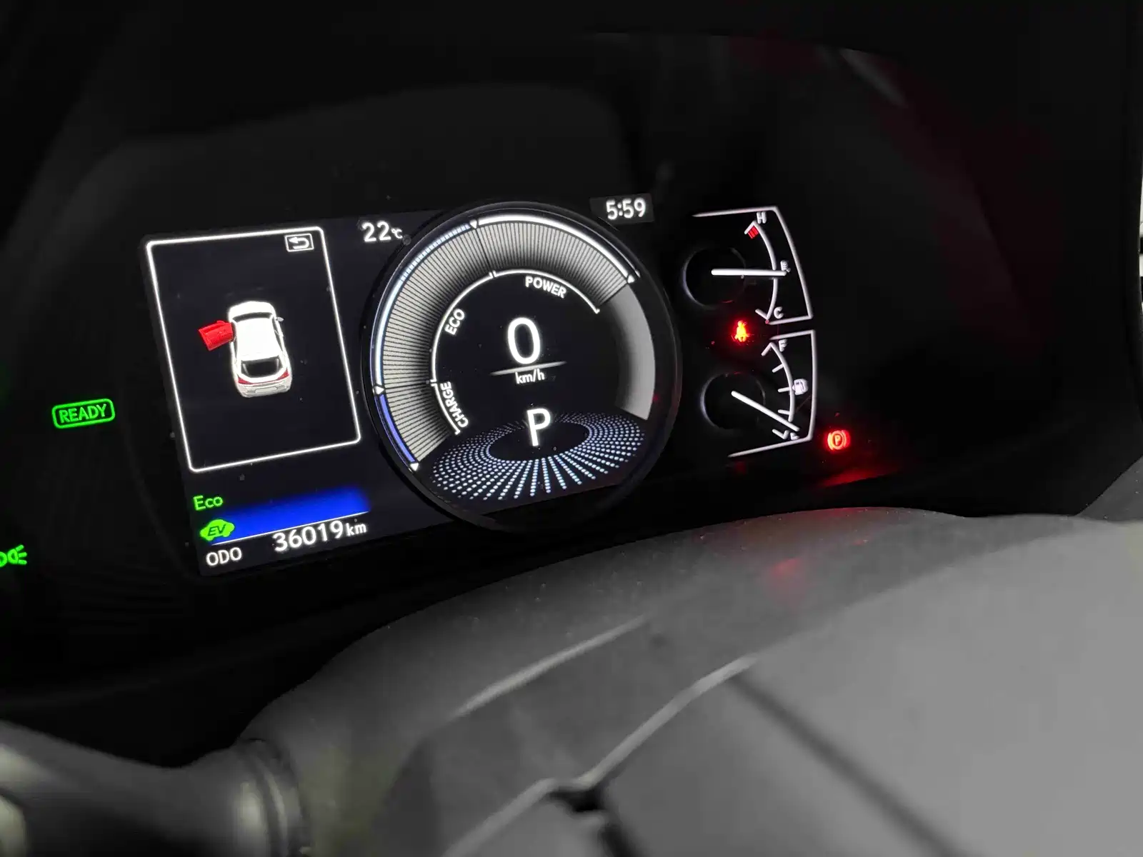Фото 4 - Lexus UX