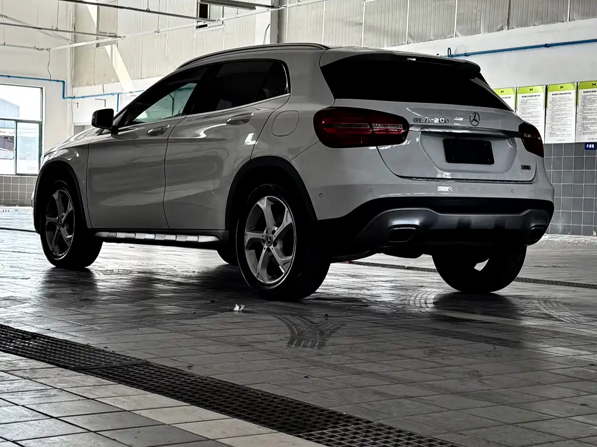 Фото 3 - Mercedes-Benz GLA