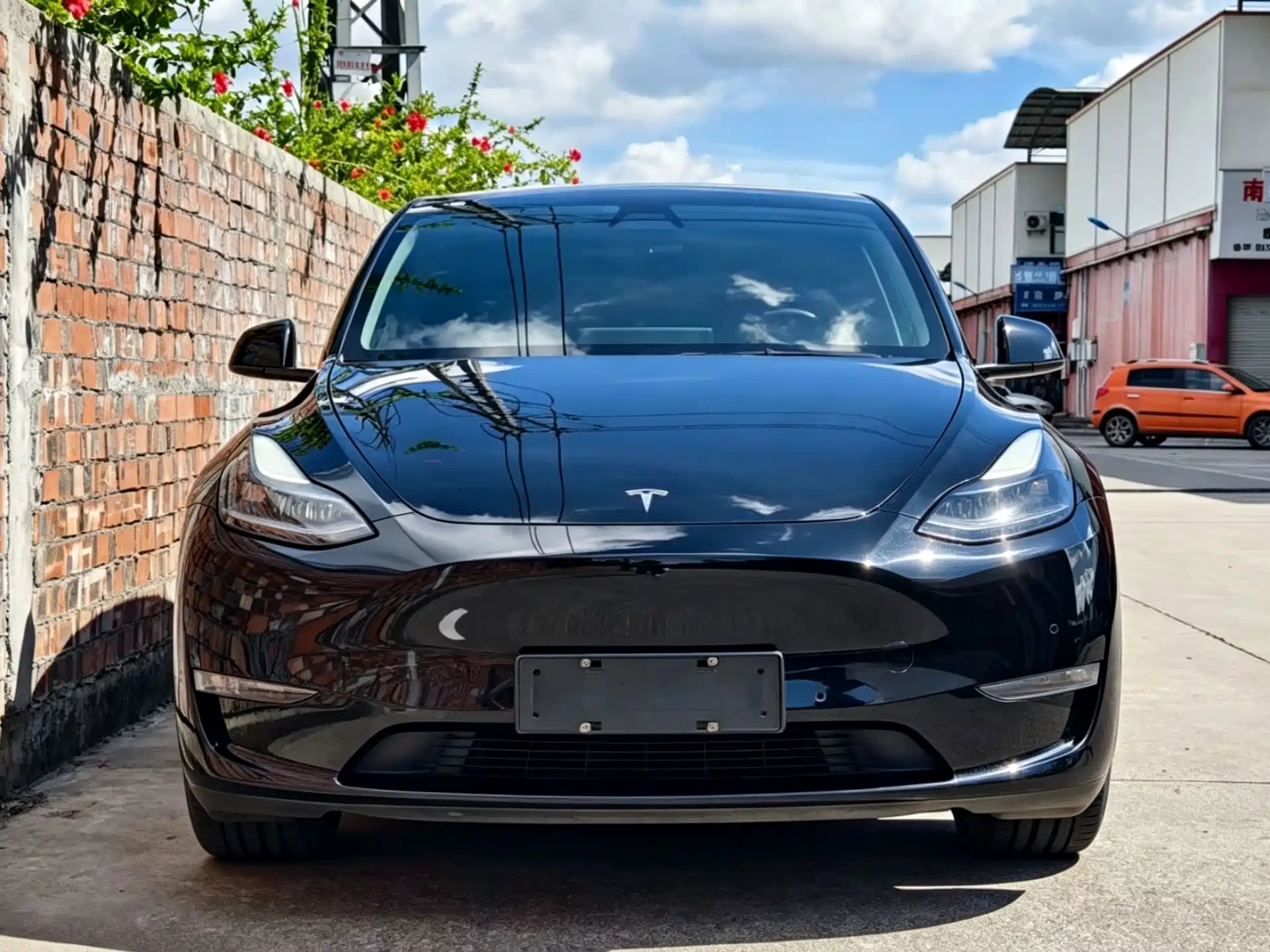 Photo 2 - Tesla Model Y
