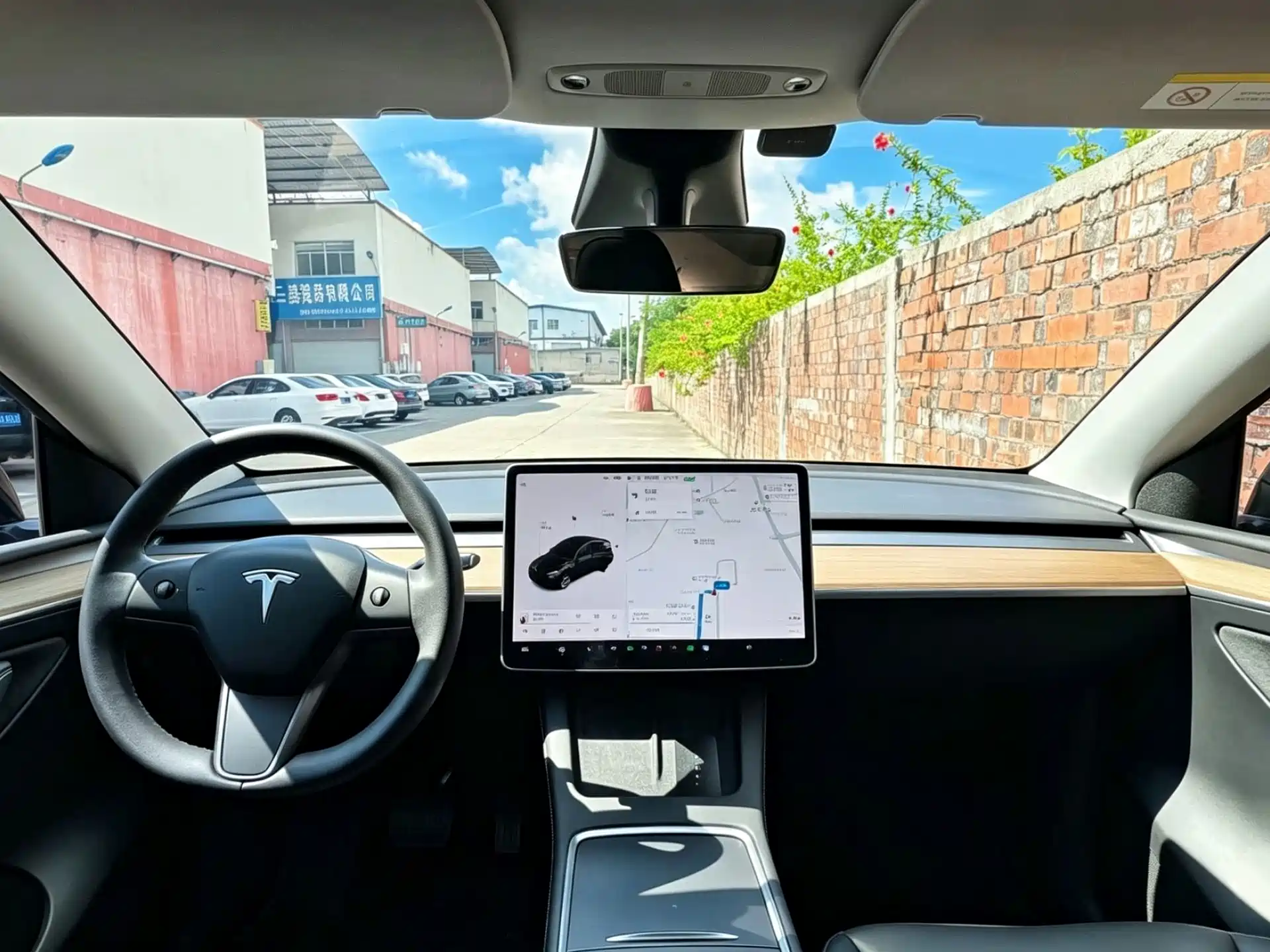 Photo 8 - Tesla Model Y