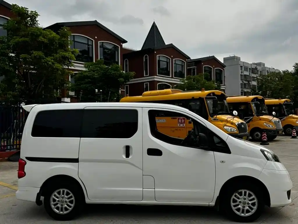 Nissan NV200 2013 2013 1.6L Luxury (China IV)