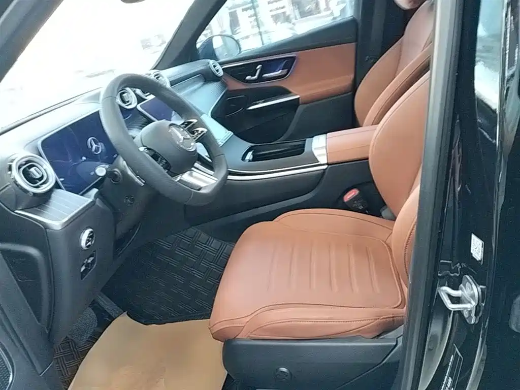 Mercedes-Benz GLC 2023 GLC 260 L 4MATIC Luxury 5-Seater фото 15