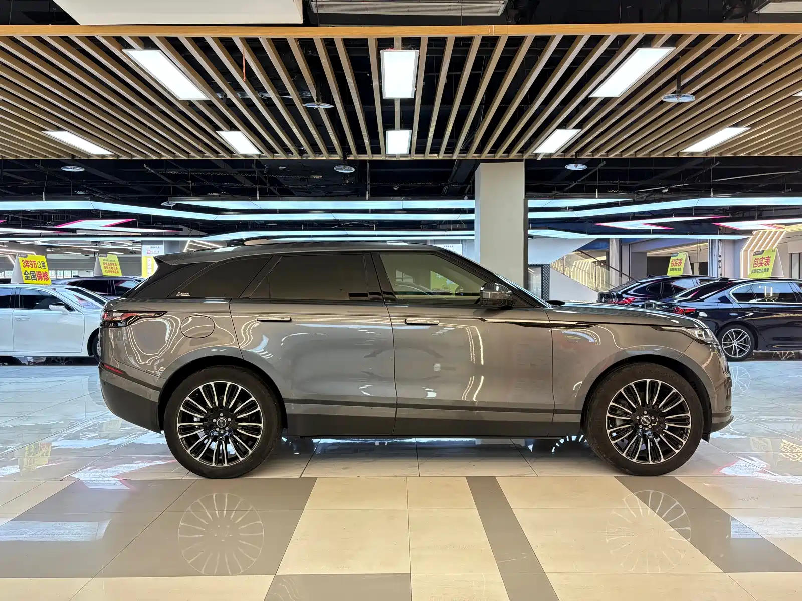 Фото 6 - Land Rover Range Rover Velar