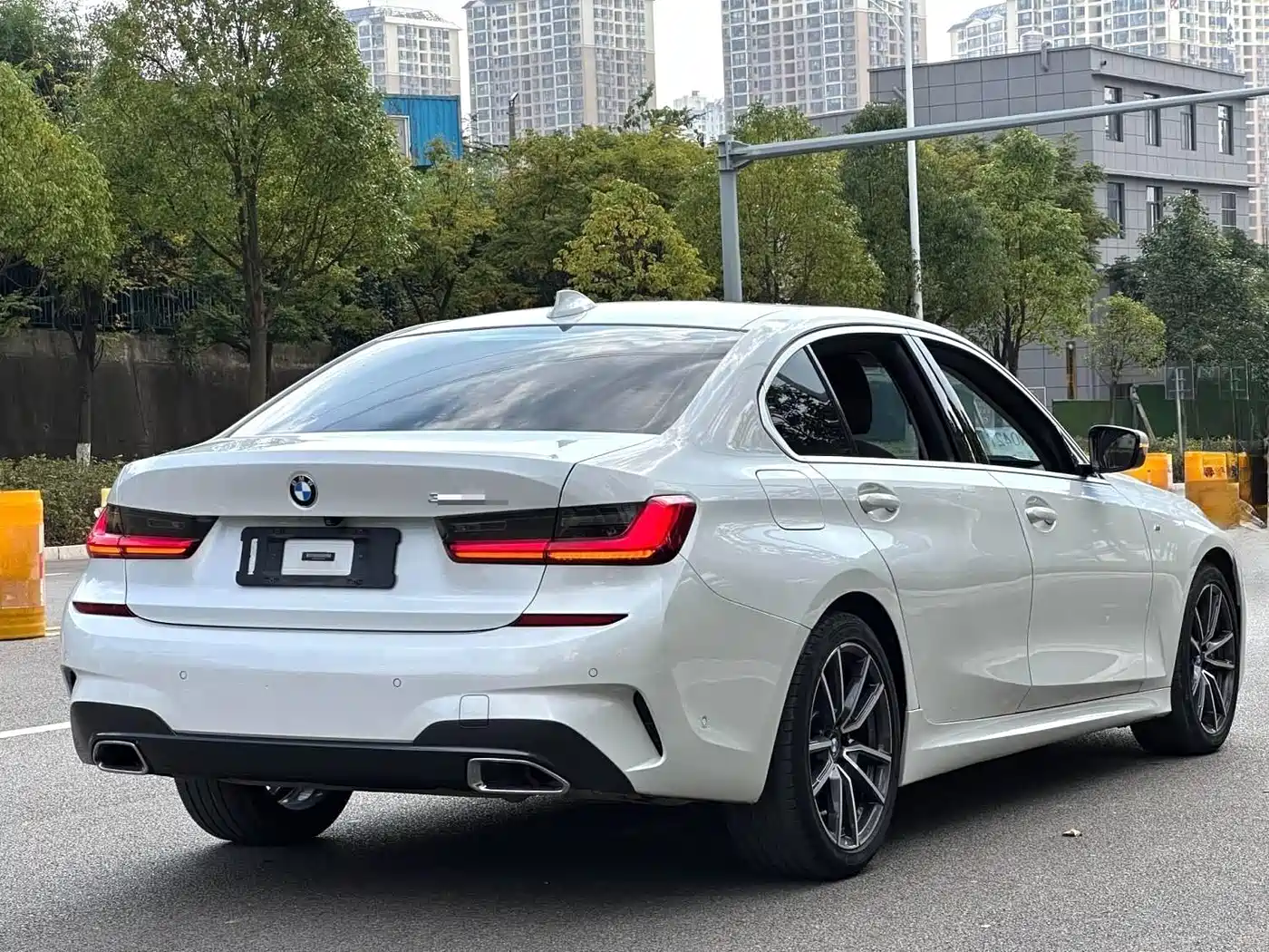 BMW 3 Series 2021 325Li M Sport Package фото 4