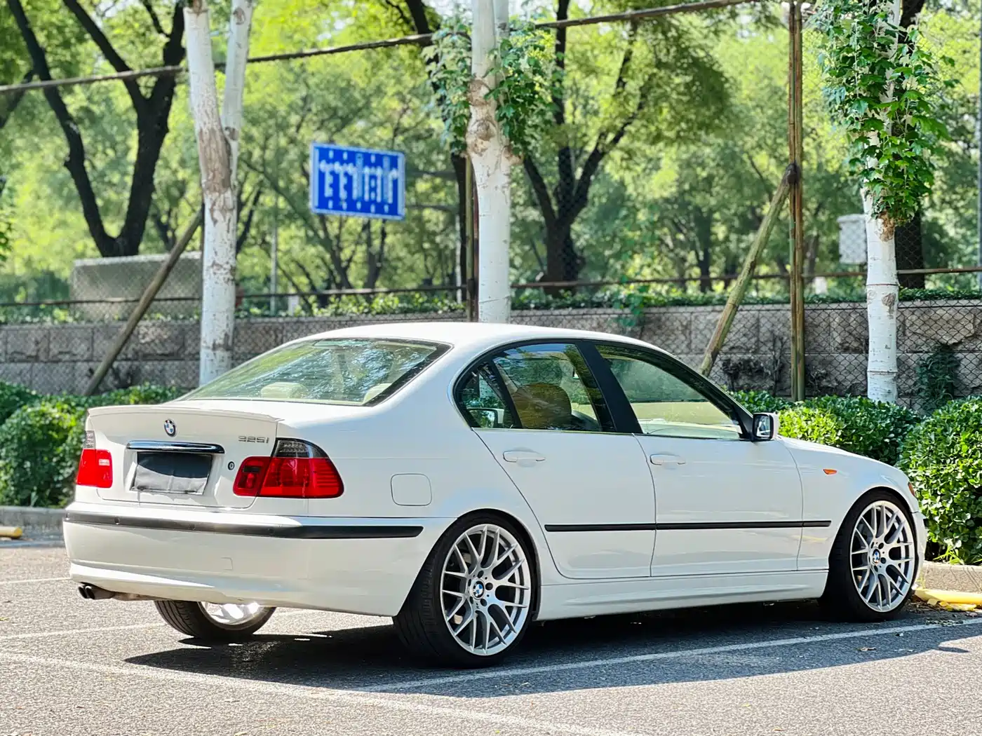 BMW 3 Series 2003 2004 325i