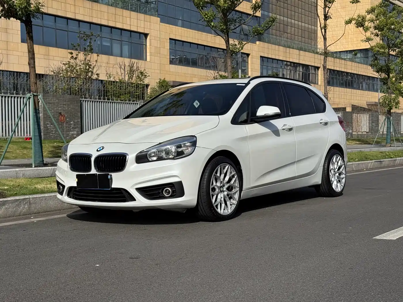 BMW 2 Series Touring 2016 218i Fashion Model