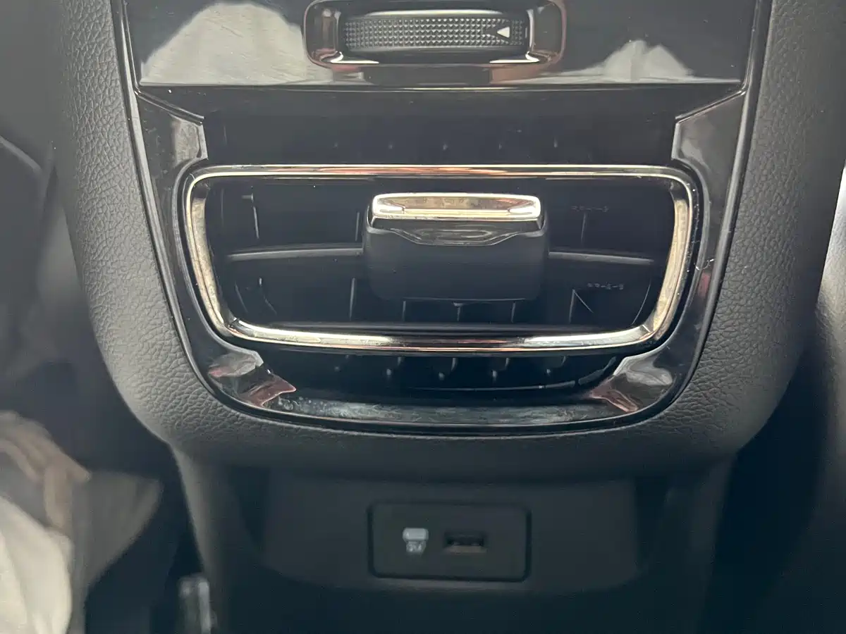GAC Trumpchi Trumpchi Emkoo 2023 270T DCT J15 Edition фото 12