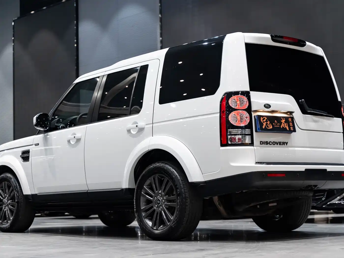 Land Rover Discovery 2016 3.0 SDV6 HSE Diesel фото 5