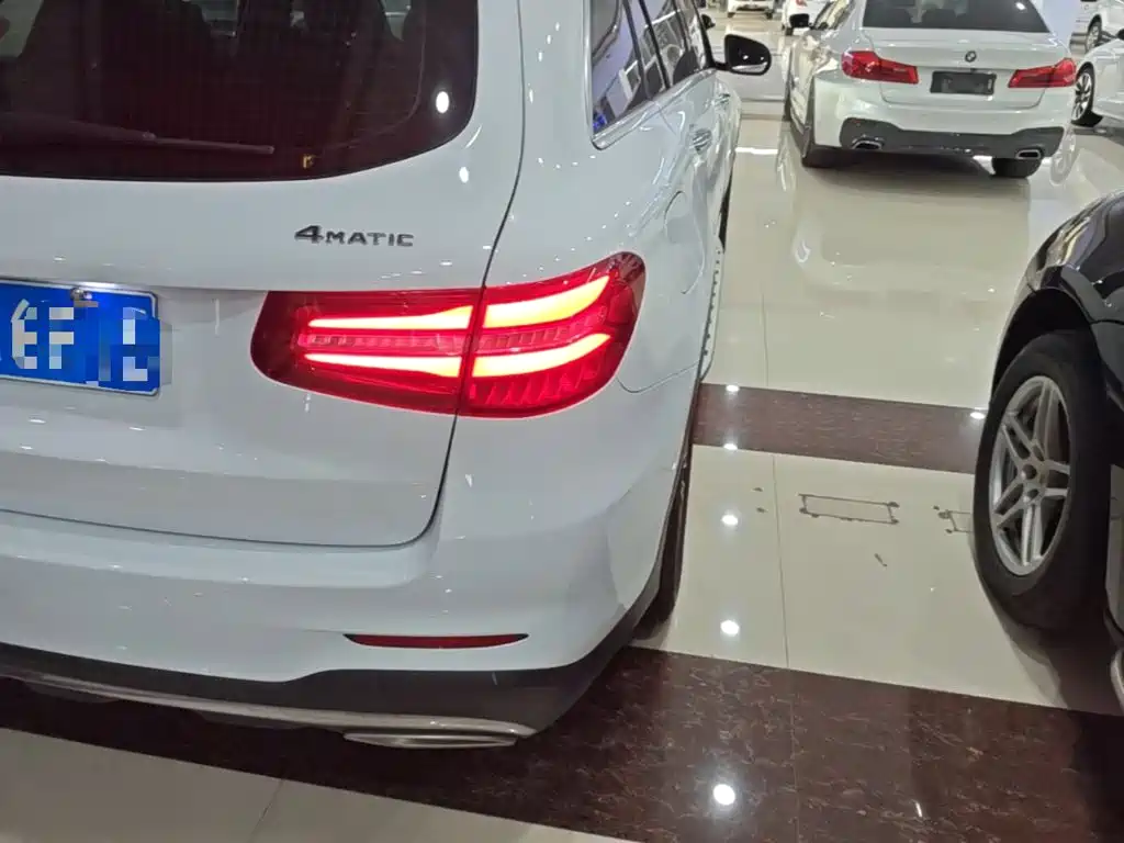 Фото 8 - Mercedes-Benz GLC
