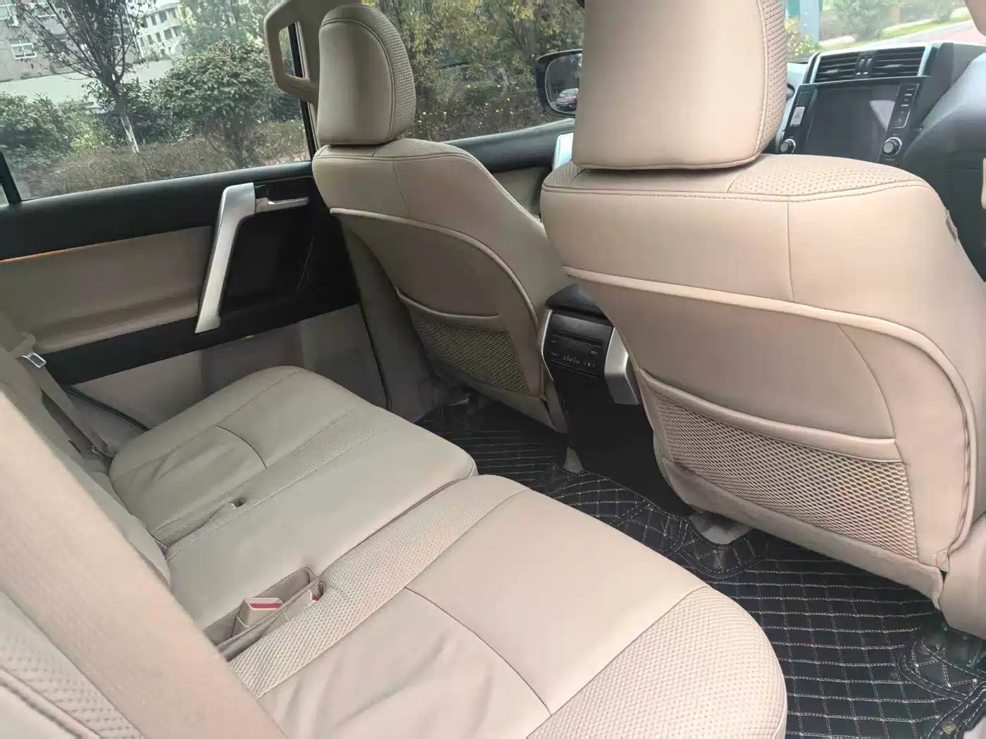 Toyota Prado 2010 4.0L Automatic TX фото 8