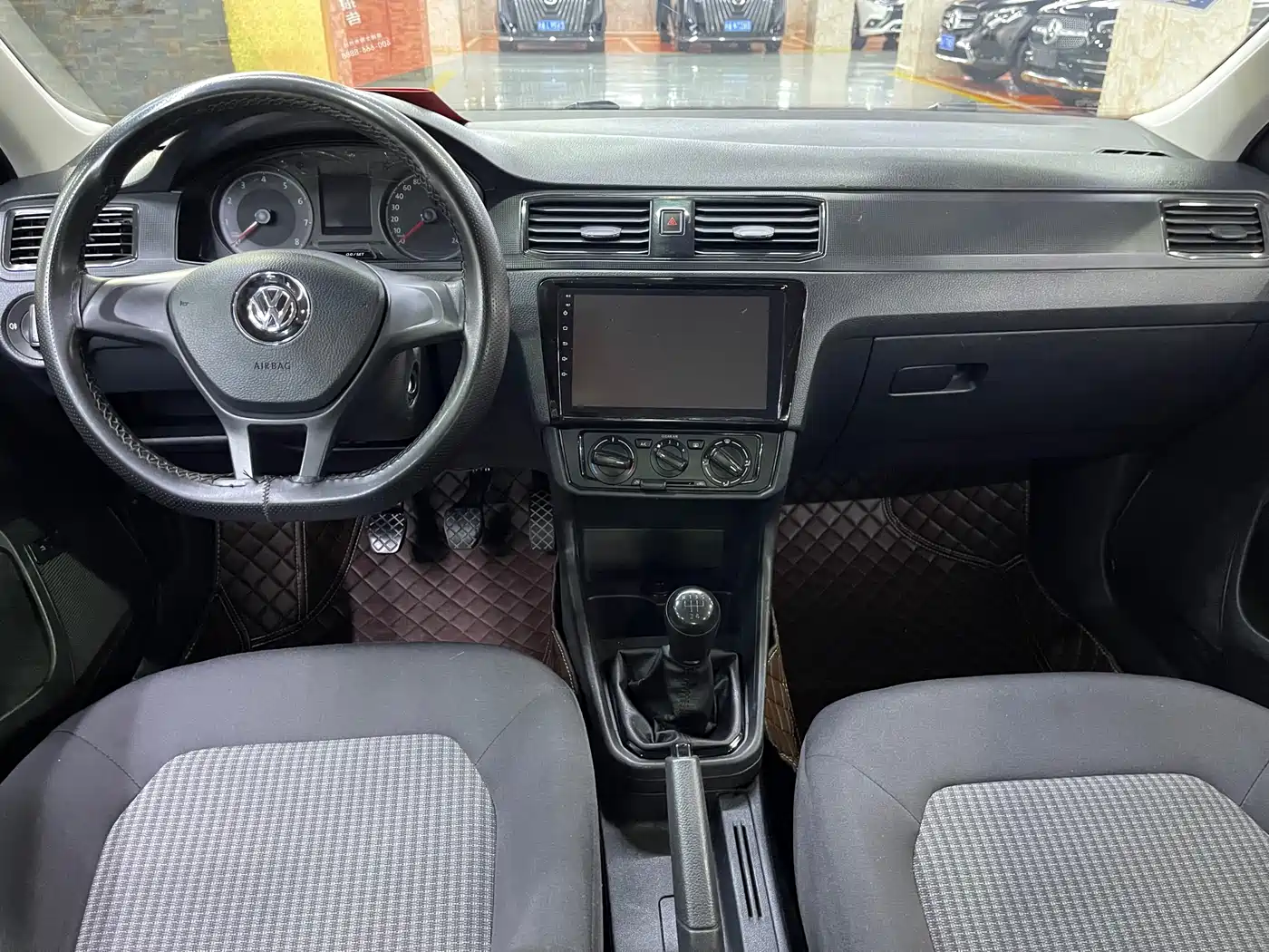 Volkswagen Santana 2016 1.6L Manual Trend Edition фото 9