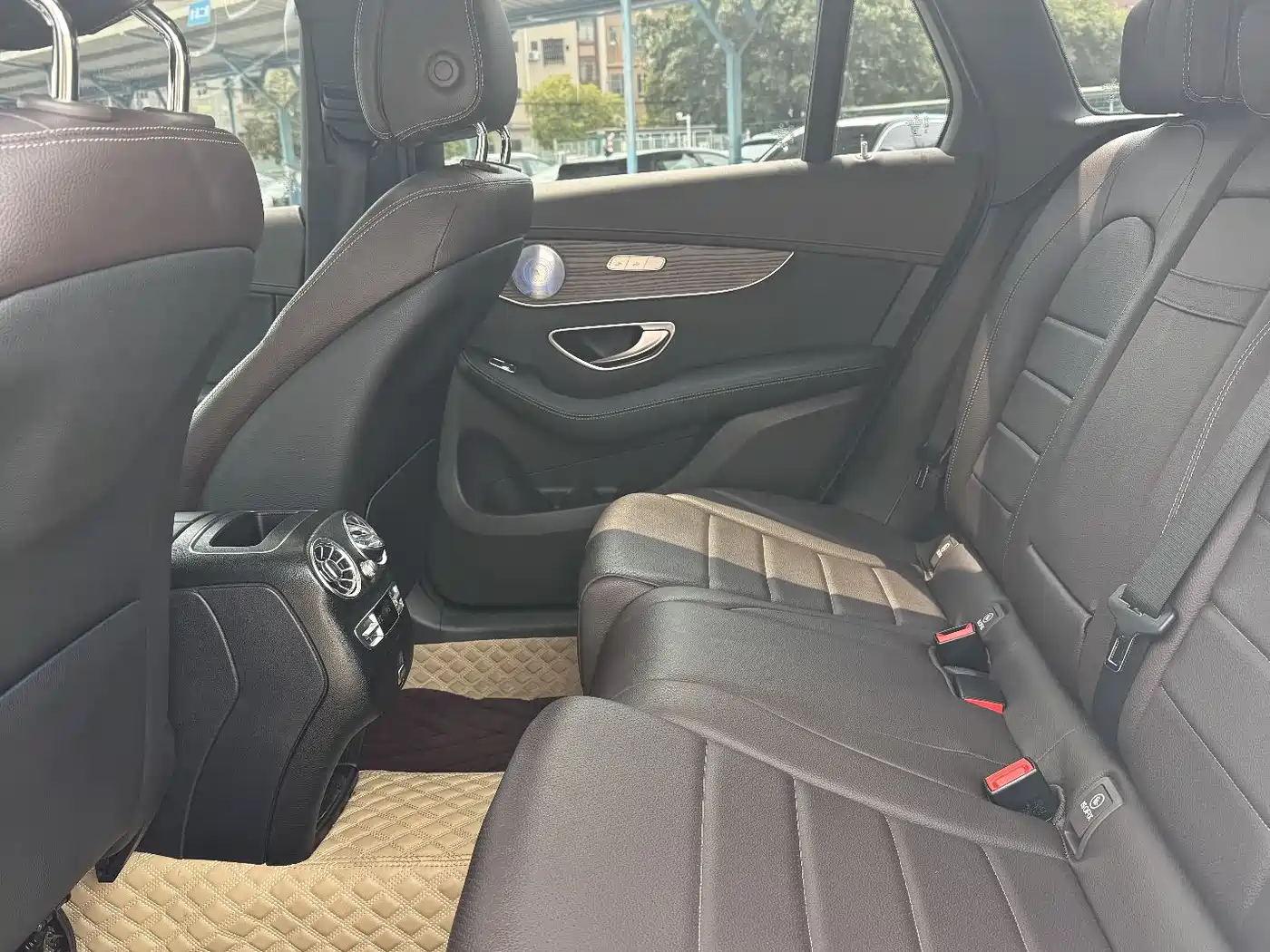 Mercedes-Benz GLC 2022 Model GLC 300 L 4MATIC Luxury Edition фото 9