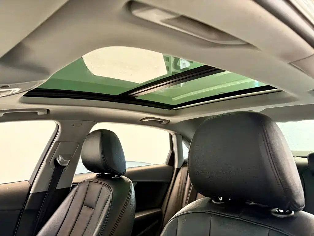 Photo 17 - Audi A4L