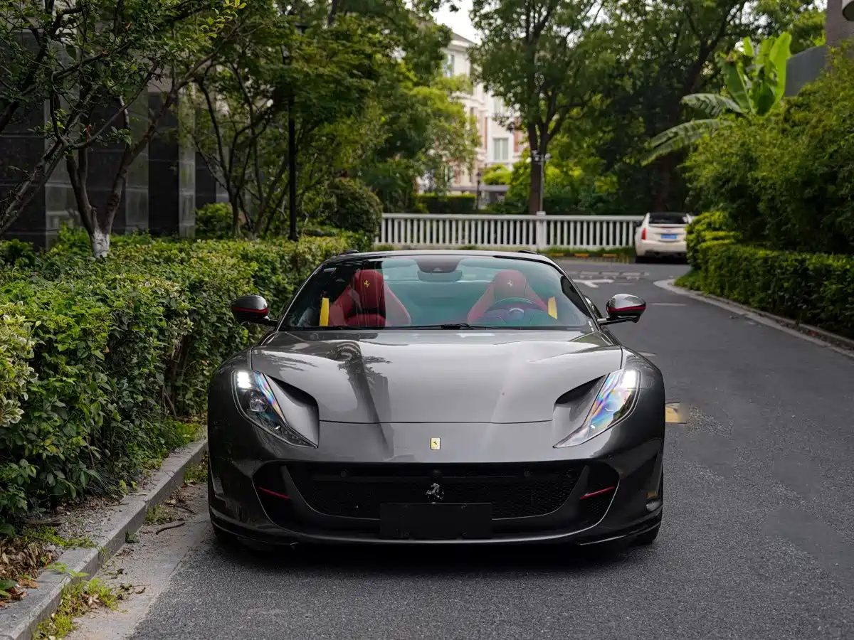 Ferrari 812 2021 2020 6.5L GTS