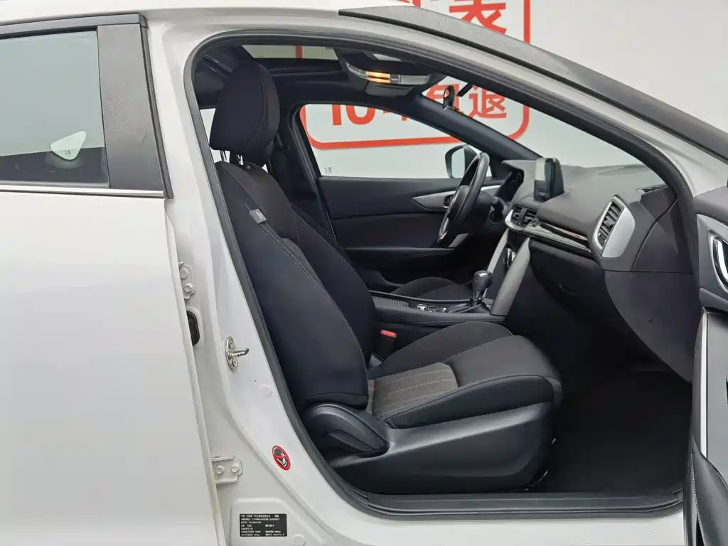 Фото 23 - Mazda CX-4