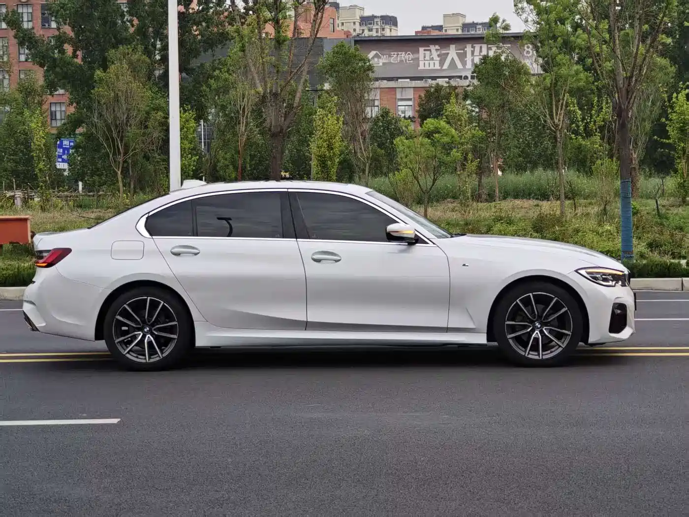 BMW 3 Series 2022 325i M Sport Package фото 3