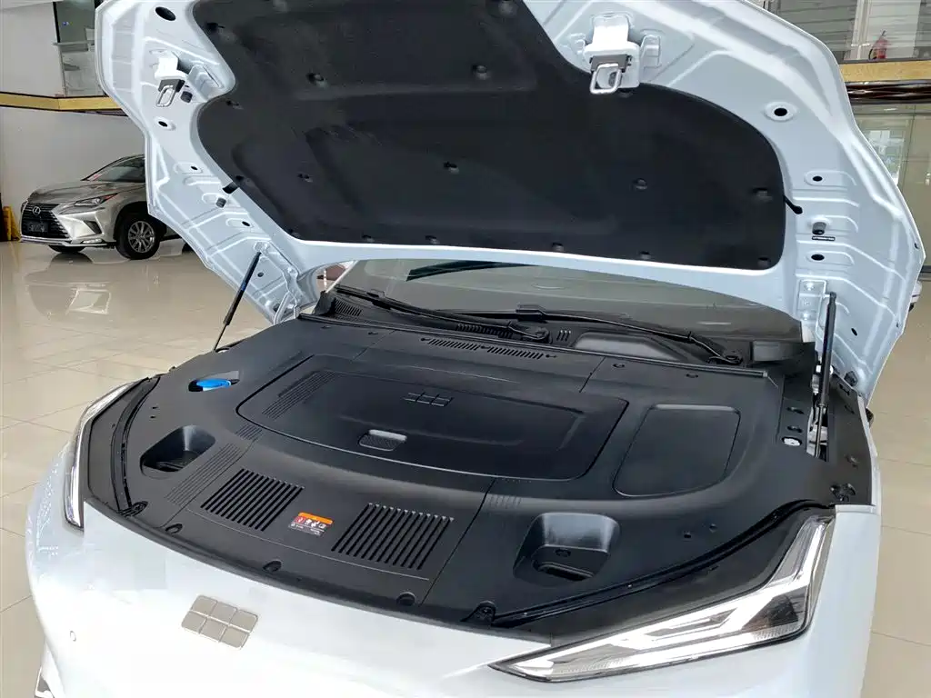 Geely Galaxy Galaxy E8 2025 700km Long Voyage Smart Drive Edition фото 25