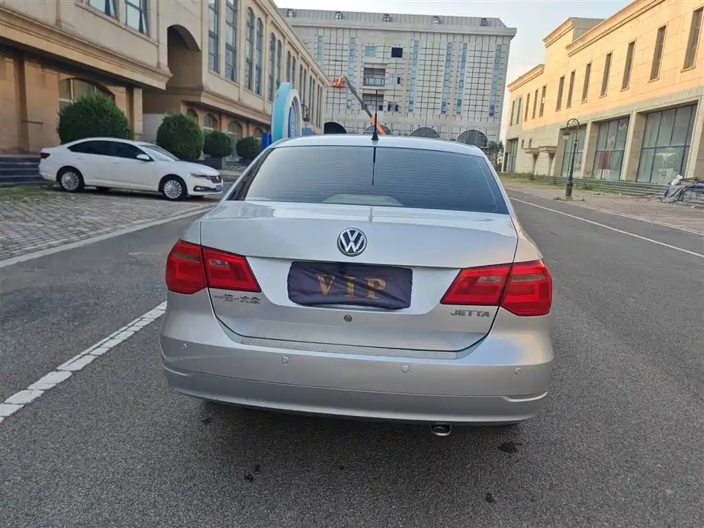 Фото 12 - Volkswagen Jetta