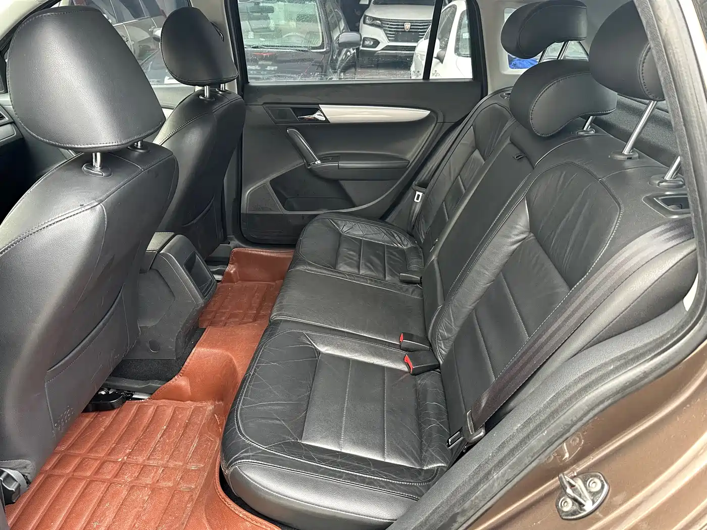 Volkswagen Lavida Tour 2013 1.6L Automatic Comfort фото 8