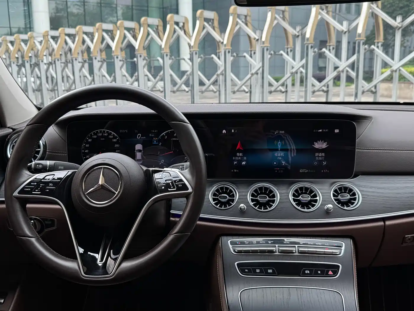 MERCEDES-BENZ E-CLASS