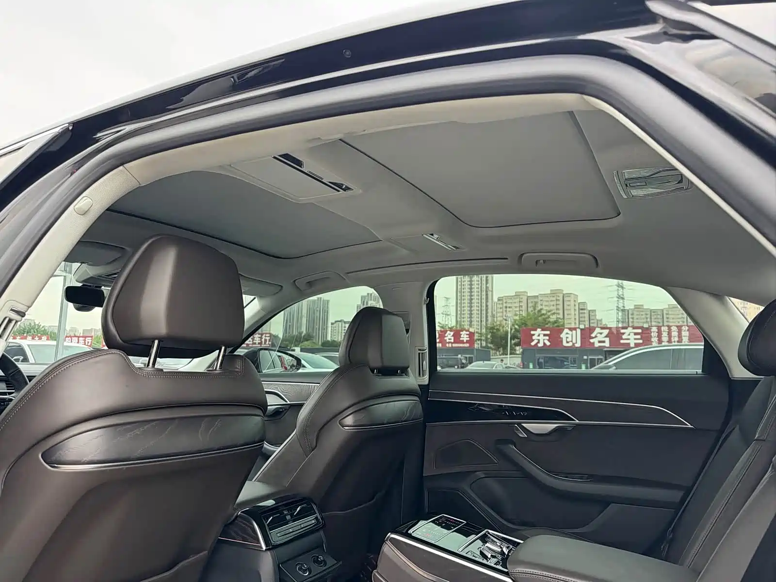 Фото 13 - Audi A8