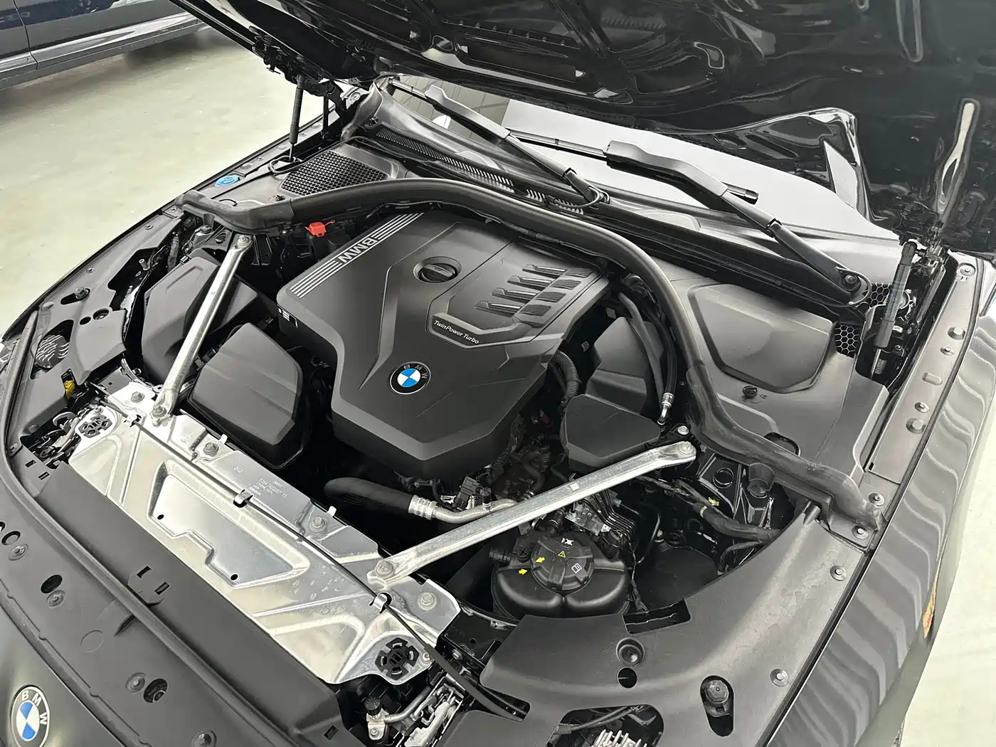BMW 4 Series 2022 425i Convertible M Sport Shadow Night Package фото 44