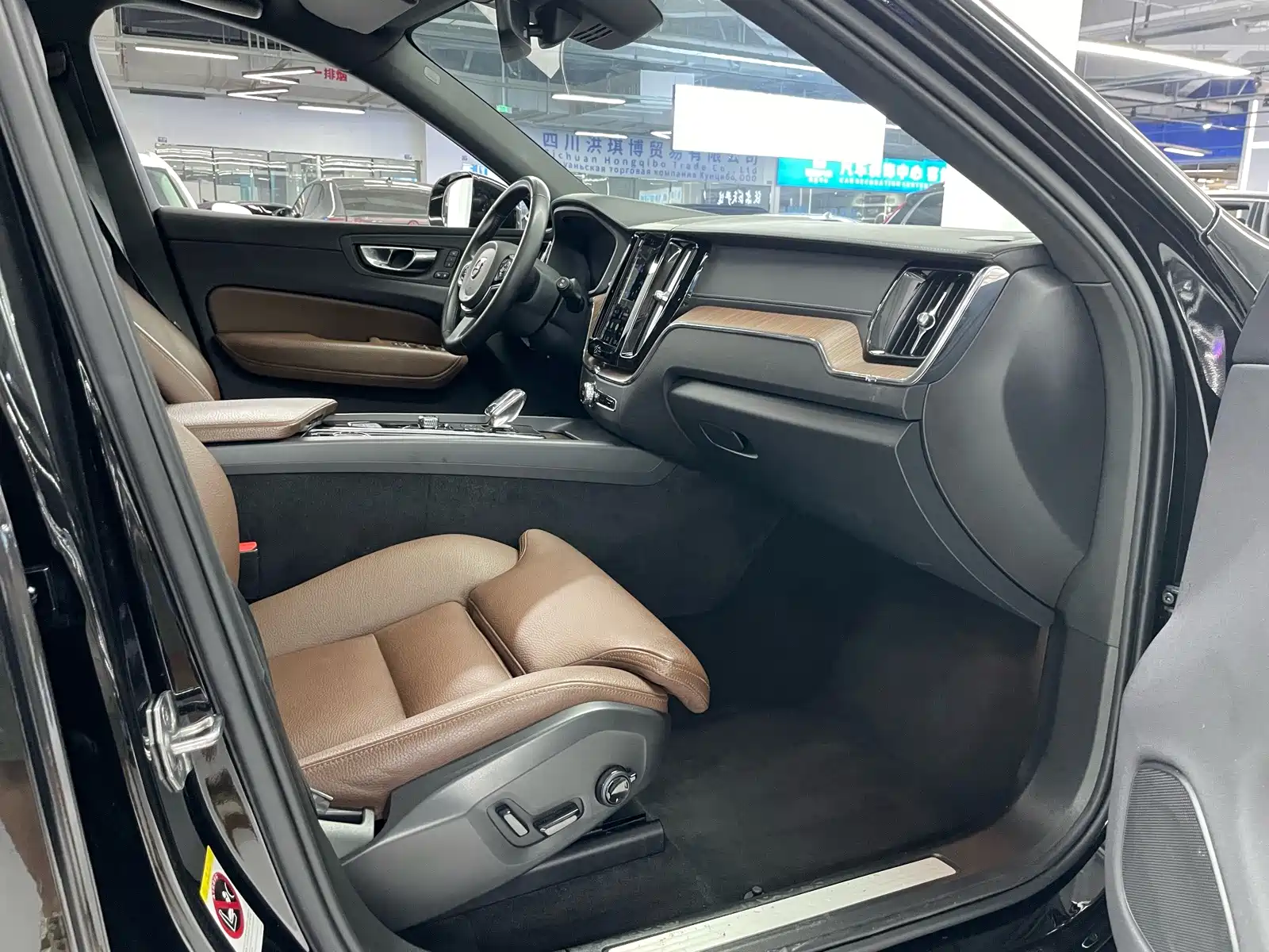 Фото 9 - Volvo XC60