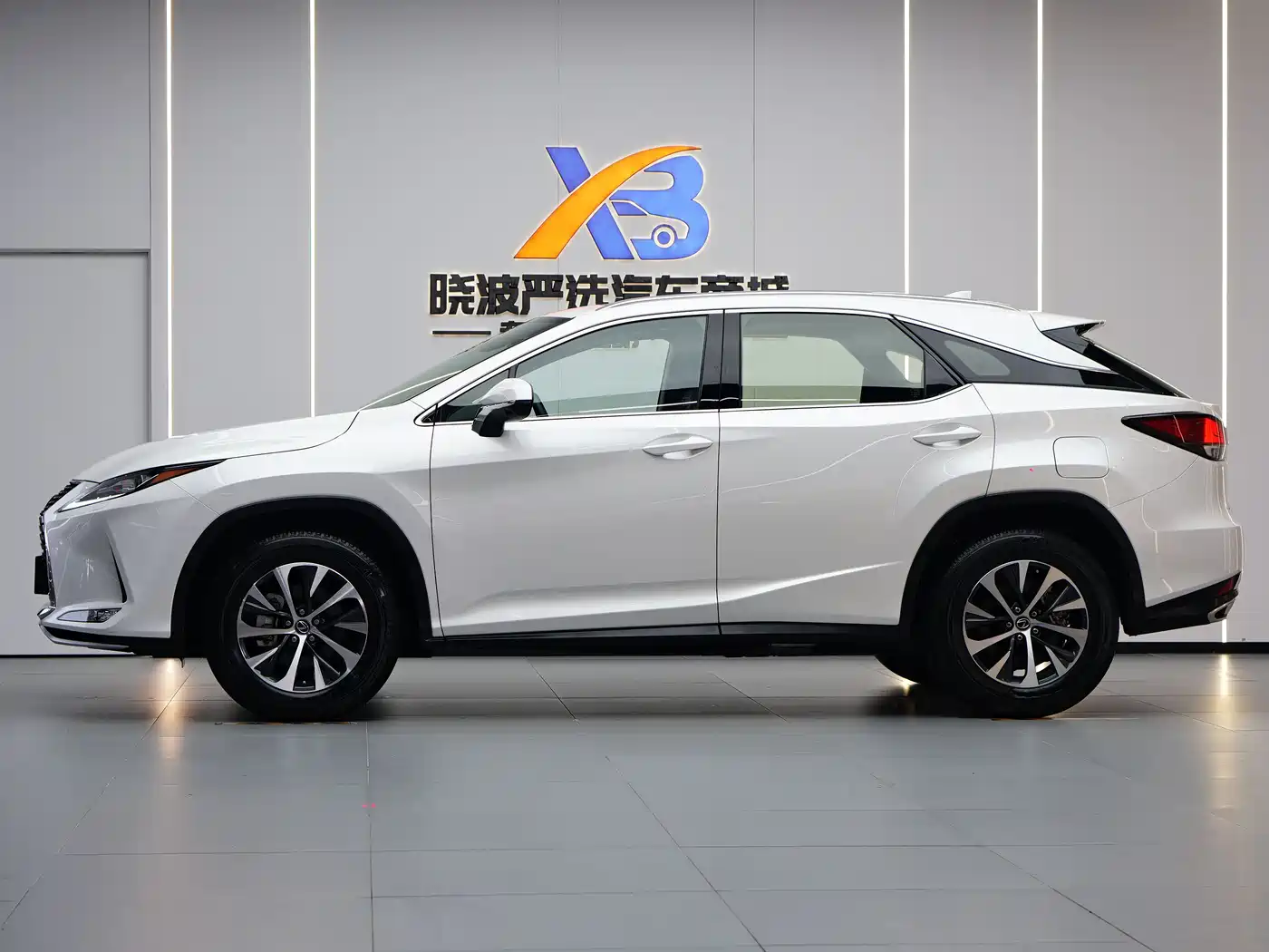 Lexus RX 2020 Facelift 300 2WD Comfort Edition фото 4