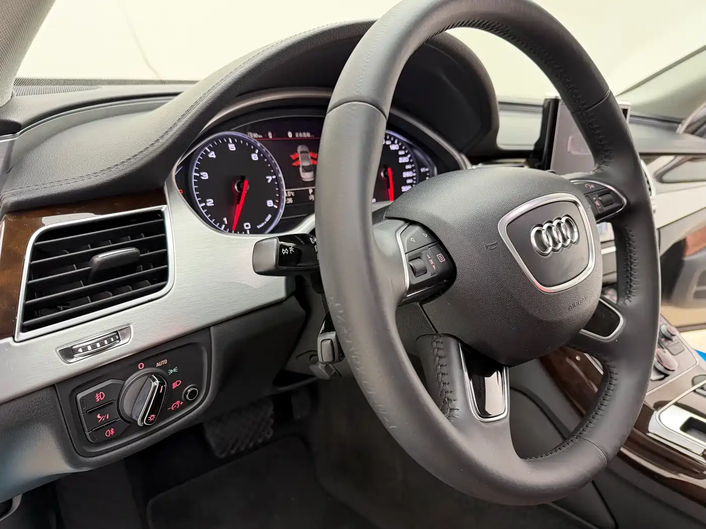 Audi A8 2013 A8L 45 TFSI quattro Comfort фото 16