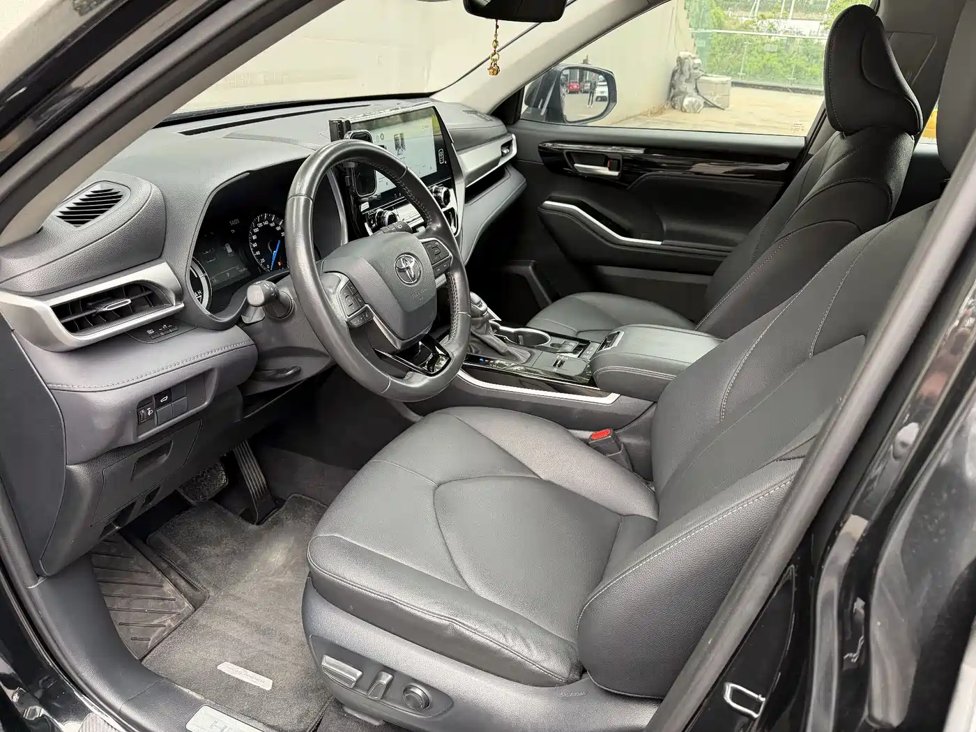 Toyota Highlander 2024 2.5L Smart Hybrid 4WD Luxury 7-seater фото 7