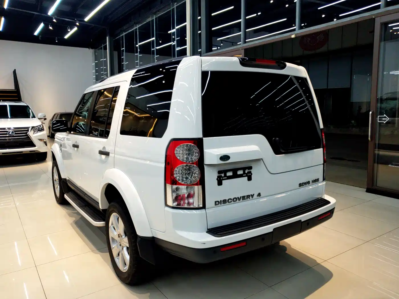Land Rover Discovery 2013 3.0 SDV6 HSE Diesel фото 4