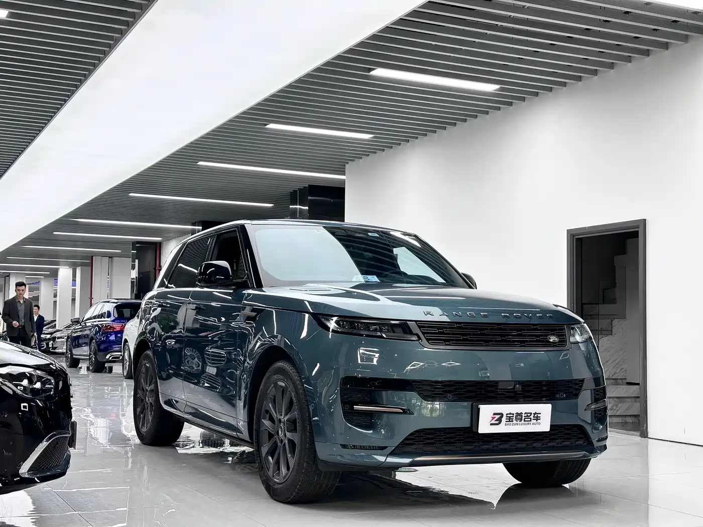 Land Rover Range Rover Sport 2023 400PS Dynamic SE фото 3