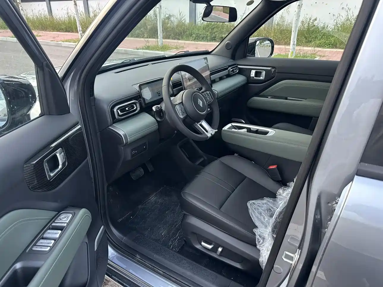 BAOJUN YUE ALSO PLUS