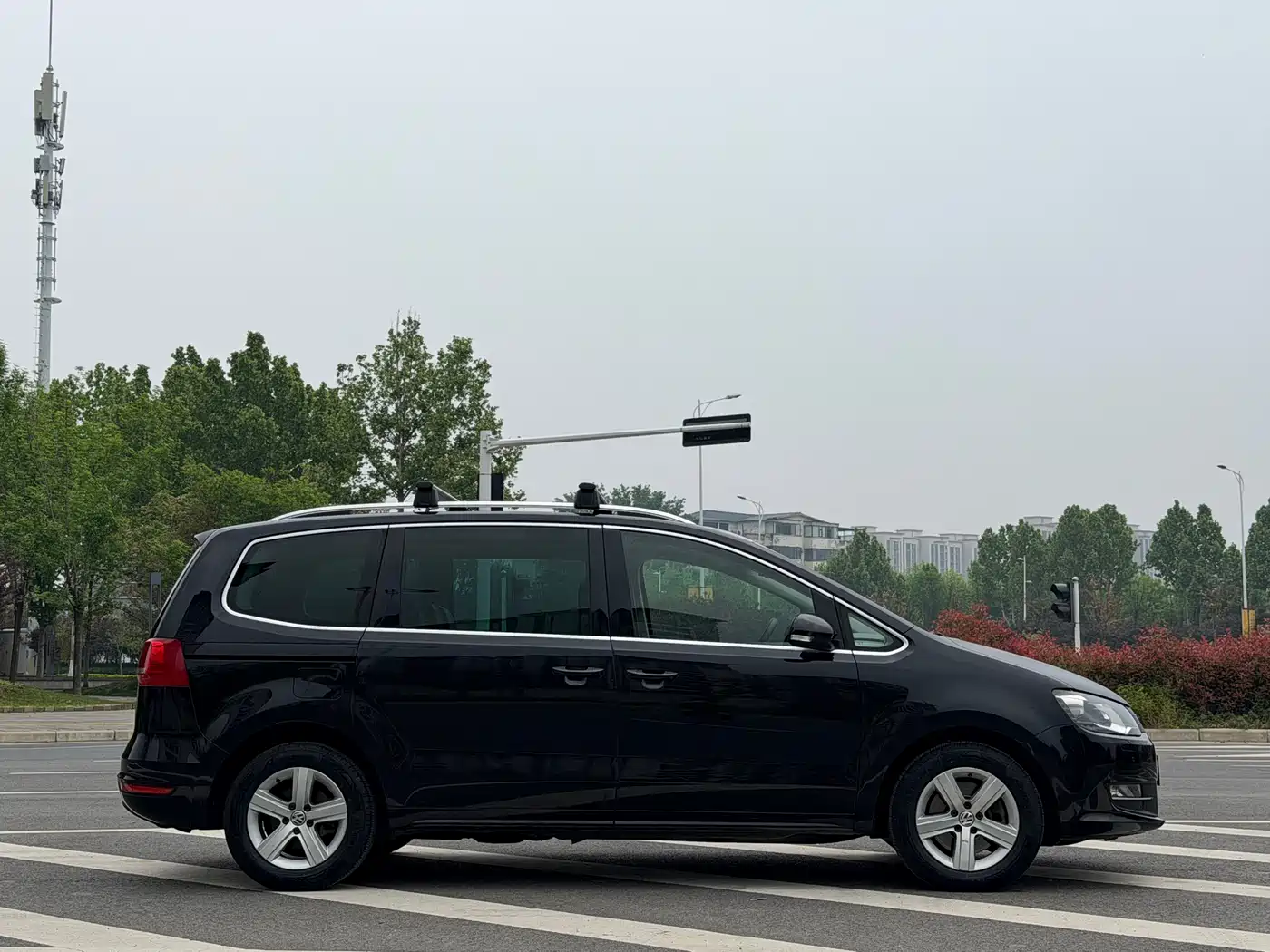 Volkswagen Sharan 2013 2.0TSI Comfort фото 4