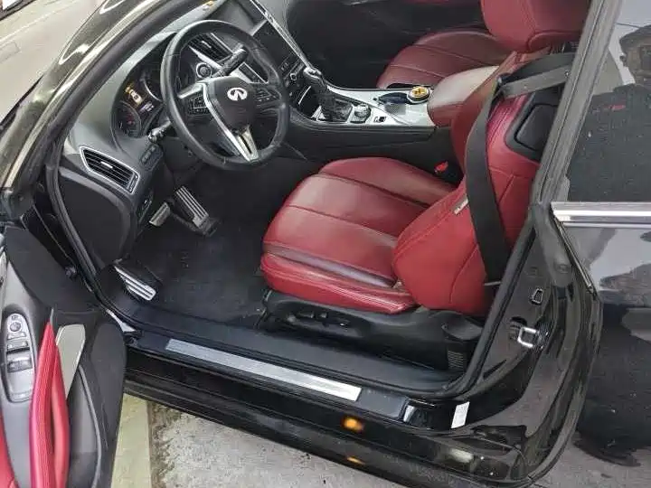 Infiniti Q60 2019 2.0T Luxury Edition фото 7