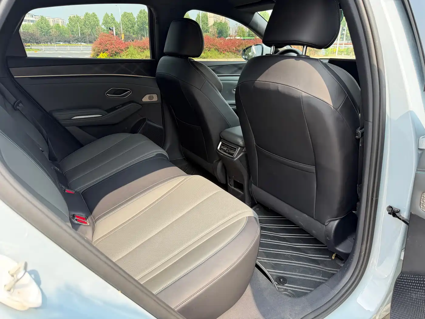 BYD Qin L 2024 DM-i 120KM Superior Edition фото 12