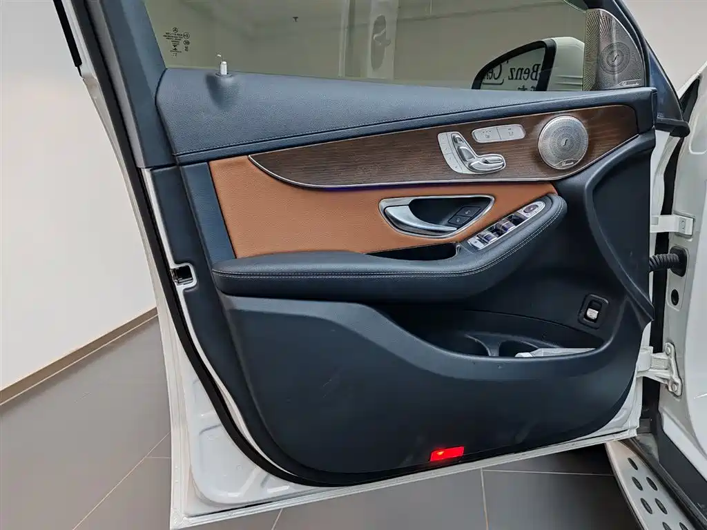 Mercedes-Benz GLC 2020 Facelift GLC 300 L 4MATIC Dynamic фото 8