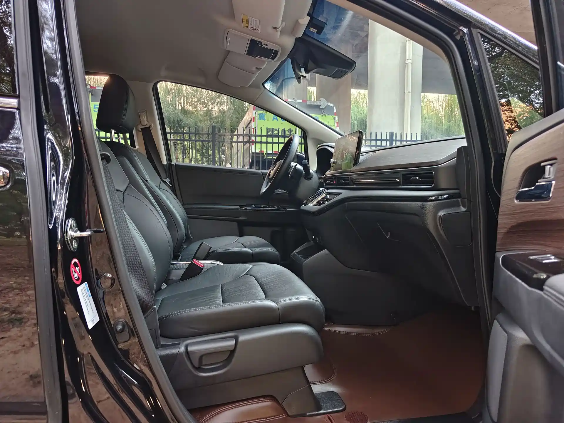 Photo 20 - Honda Odyssey
