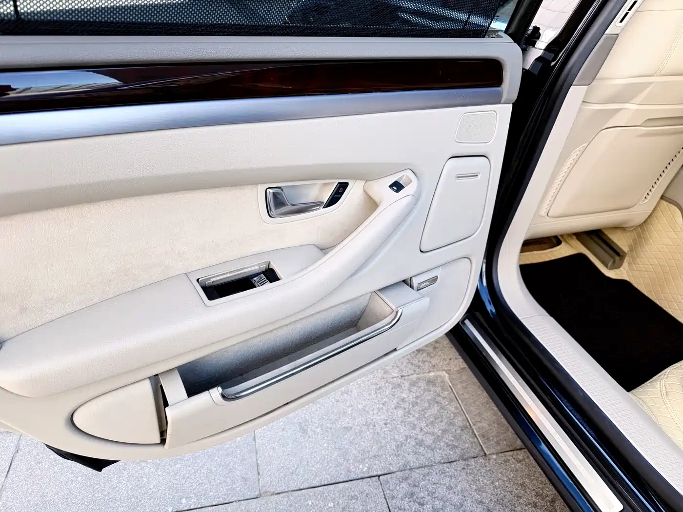 Audi A8 2008 A8L 4.2 FSI Prestige фото 26