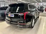 Photo 11 - Cadillac XT6