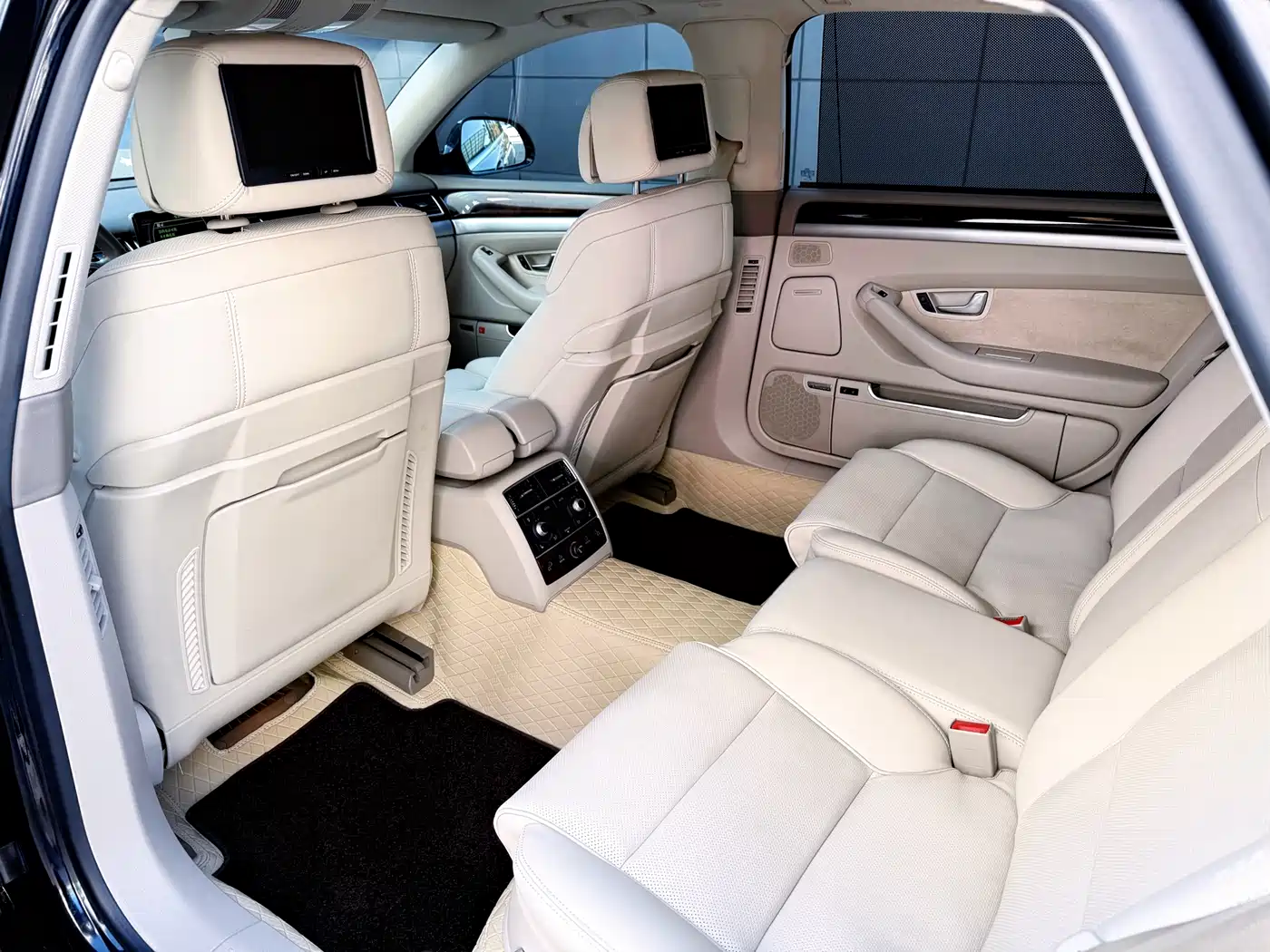 Audi A8 2008 A8L 4.2 FSI Prestige фото 30